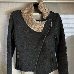 Go a Live Small (34) Jacket 100% Wool (70% Wool 30% Acrylic)